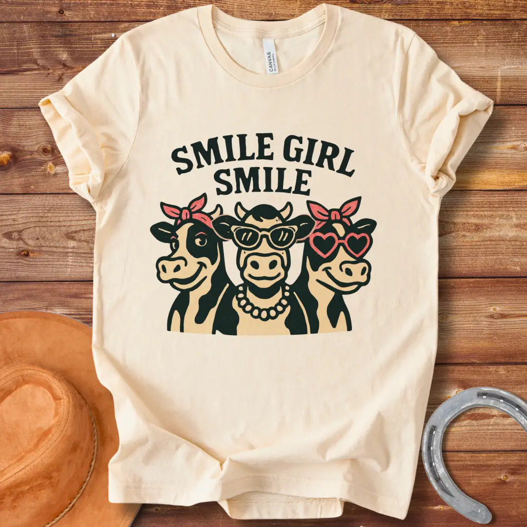 Vintage t-shirt featuring three smiling cows wearing sunglasses, a bow, and a necklace.